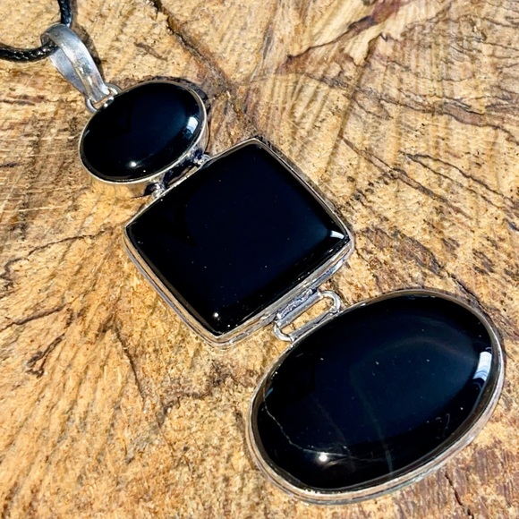 Large Black Onyx Pendant 3 1/2” - Picture 10 of 12